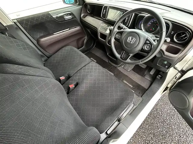 ホンダ Ｎ ＯＮＥ プレミアム ツアラー Lパッケージ 福岡県 2013(平25)年 4.8万km プレミアムホワイトパール 純正メモリーナビ【MDV-D505BT】/　(AM/FM/Bluetooth/ipod/SMARTUSEN/フルセグTV)/バックカメラ/安全装備/・横滑り防止/・クルーズコントロール/・エマージェンシーストップシグナル/純正15インチアルミホイール/無限/・ハイドロフィリックドアミラー/・フロアマット/ECONスイッチ/パドルシフト/ETC/プッシュスタート/ドアバイザー/ドアミラー調整スイッチ/ISOFIX/スペアキー×１/保証書/取扱説明書/ナビ取扱説明書
