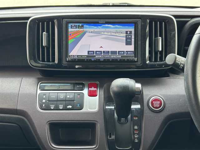 ホンダ Ｎ ＯＮＥ プレミアム ツアラー Lパッケージ 福岡県 2013(平25)年 4.8万km プレミアムホワイトパール 純正メモリーナビ【MDV-D505BT】/　(AM/FM/Bluetooth/ipod/SMARTUSEN/フルセグTV)/バックカメラ/安全装備/・横滑り防止/・クルーズコントロール/・エマージェンシーストップシグナル/純正15インチアルミホイール/無限/・ハイドロフィリックドアミラー/・フロアマット/ECONスイッチ/パドルシフト/ETC/プッシュスタート/ドアバイザー/ドアミラー調整スイッチ/ISOFIX/スペアキー×１/保証書/取扱説明書/ナビ取扱説明書