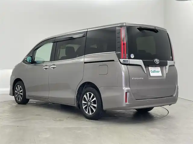 トヨタ エスクァイア Gi 埼玉県 2020(令2)年 1.3万km アバンギャルドブロンズメタリック 社外９インチナビ　フリップダウンモニター　バックカメラ　両側パワースライドドア　シートヒーター　クルーズコントロール　デジタルミラー　ドライブレコーダー　ＬＥＤヘッドライト　ＥＴＣ　オートライト