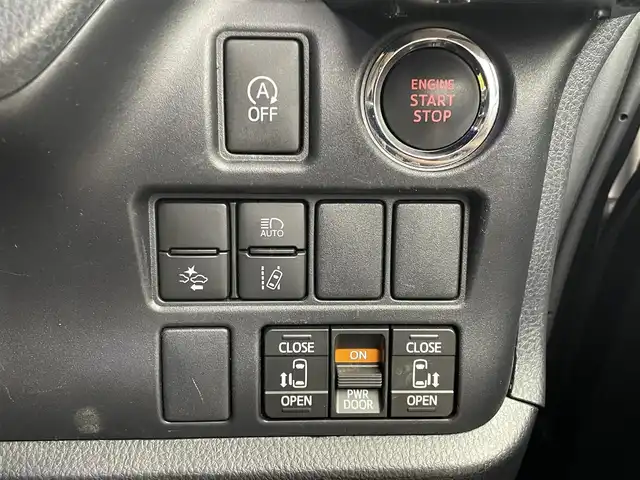 トヨタ エスクァイア Gi 埼玉県 2020(令2)年 1.3万km アバンギャルドブロンズメタリック 社外９インチナビ　フリップダウンモニター　バックカメラ　両側パワースライドドア　シートヒーター　クルーズコントロール　デジタルミラー　ドライブレコーダー　ＬＥＤヘッドライト　ＥＴＣ　オートライト