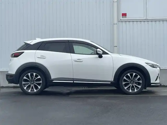 マツダ ＣＸ－３ 20SプロアクティブSパッケージ 愛媛県 2018(平30)年 3.5万km スノーフレイクホワイトパールマイカ 純正ナビ（Bluetooth/フルセグTV/AUX/DVD再生可能）/ETC/レーダークルーズコントロール/アラウンドビューモニター/シートヒーター/ステアリングヒーター/パワーシート/純正フロアマット/純正アルミホイール/前後コーナーセンサー/LEDヘッドライト/ABS/横滑り防止装置/レーンキープアシスト/盗難防止装置/Wサイドエアバッグ/衝突被害軽減システム