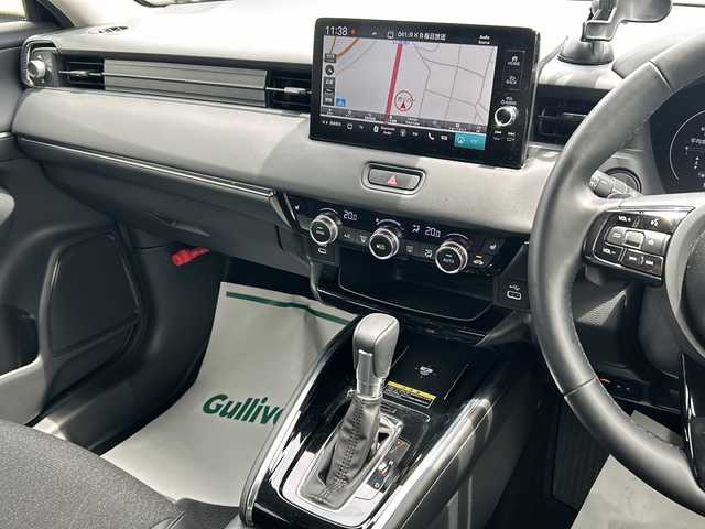 ホンダ ヴェゼル ハイブリッド e:HEV Z 福岡県 2024(令6)年 0.8万km クリスタルブラックパール フロント・リアエアロ/ホンダコネクトディスプレイナビゲーション/【FM/Bluetooth/AppleCarPlay/AndroidAuto/フルセグTV】/バックカメラ/ビルトインETC2.0/ホンダセンシング/・衝突軽減ブレーキ/・踏み間違い衝突軽減システム/・急アクセル抑制機能/・路外逸脱抑制機能/・歩行者事故低減ステアリング/・先行車発進お知らせ機能/・標識認識機能/・オートハイビーム/・ブラインドスポットインフォメーション/・渋滞追従機能付アダプティブクルーズコントロール/・車線維持支援システム/・トラフィックジャムアシスト/ハンズフリーパワーバックドア/リアデフロスター/ヒルディセントコントロールスイッチ/ステアリングヒーター/D/N席シートヒーター/奥だけ充電/ブレーキホールド/純正18インチAW/横滑り防止装置/盗難防止装置/パドルシフト/ドアバイザー/保証書/取扱説明書/ナビ取扱説明書/スペアキー×1