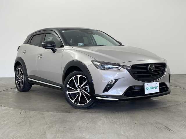 マツダ ＣＸ－３ 15S ビビッド モノトーン 兵庫県 2024(令6)年 1万km ベージュⅡ ・純正ナビ/Bluetooth/テレビ/Apple car play/Android Auto/USB/・全方位カメラ/・衝突軽減ブレーキ/・パーキングアシスト/・レーダークルーズコントロール/・車線逸脱警報システム/・オートマチックハイビーム/・ドライバーアテンションアラート/・前後クリアランスソナー/・誤発信発進抑制機能（前進時・後退時）/・横滑り防止装置/・ヘッドアップディスプレイ/・ステアリングヒーター/・パドルシフト/・レザーシート/・シートヒーター/・パワーシート/・電動パーキングブレーキ/・オートブレーキホールド/・純正18インチアルミホイール/・LEDヘッドライト/・純正前後ドライブレコーダー/・プッシュスタート/・スマートキー/・スペアキー