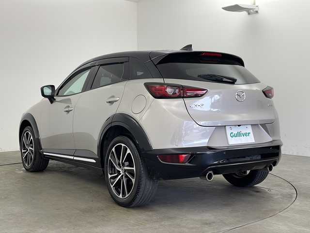 マツダ ＣＸ－３ 15S ビビッド モノトーン 兵庫県 2024(令6)年 1万km ベージュⅡ ・純正ナビ/Bluetooth/テレビ/Apple car play/Android Auto/USB/・全方位カメラ/・衝突軽減ブレーキ/・パーキングアシスト/・レーダークルーズコントロール/・車線逸脱警報システム/・オートマチックハイビーム/・ドライバーアテンションアラート/・前後クリアランスソナー/・誤発信発進抑制機能（前進時・後退時）/・横滑り防止装置/・ヘッドアップディスプレイ/・ステアリングヒーター/・パドルシフト/・レザーシート/・シートヒーター/・パワーシート/・電動パーキングブレーキ/・オートブレーキホールド/・純正18インチアルミホイール/・LEDヘッドライト/・純正前後ドライブレコーダー/・プッシュスタート/・スマートキー/・スペアキー