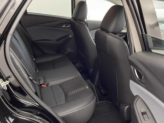 マツダ ＣＸ－３ 15S ビビッド モノトーン 兵庫県 2024(令6)年 1万km ベージュⅡ ・純正ナビ/Bluetooth/テレビ/Apple car play/Android Auto/USB/・全方位カメラ/・衝突軽減ブレーキ/・パーキングアシスト/・レーダークルーズコントロール/・車線逸脱警報システム/・オートマチックハイビーム/・ドライバーアテンションアラート/・前後クリアランスソナー/・誤発信発進抑制機能（前進時・後退時）/・横滑り防止装置/・ヘッドアップディスプレイ/・ステアリングヒーター/・パドルシフト/・レザーシート/・シートヒーター/・パワーシート/・電動パーキングブレーキ/・オートブレーキホールド/・純正18インチアルミホイール/・LEDヘッドライト/・純正前後ドライブレコーダー/・プッシュスタート/・スマートキー/・スペアキー