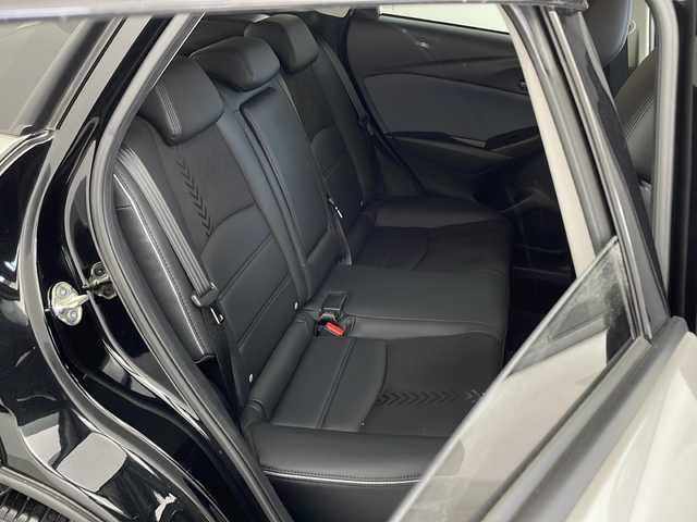 マツダ ＣＸ－３ 15S ビビッド モノトーン 兵庫県 2024(令6)年 1万km ベージュⅡ ・純正ナビ/Bluetooth/テレビ/Apple car play/Android Auto/USB/・全方位カメラ/・衝突軽減ブレーキ/・パーキングアシスト/・レーダークルーズコントロール/・車線逸脱警報システム/・オートマチックハイビーム/・ドライバーアテンションアラート/・前後クリアランスソナー/・誤発信発進抑制機能（前進時・後退時）/・横滑り防止装置/・ヘッドアップディスプレイ/・ステアリングヒーター/・パドルシフト/・レザーシート/・シートヒーター/・パワーシート/・電動パーキングブレーキ/・オートブレーキホールド/・純正18インチアルミホイール/・LEDヘッドライト/・純正前後ドライブレコーダー/・プッシュスタート/・スマートキー/・スペアキー