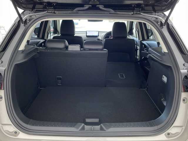 マツダ ＣＸ－３ 15S ビビッド モノトーン 兵庫県 2024(令6)年 1万km ベージュⅡ ・純正ナビ/Bluetooth/テレビ/Apple car play/Android Auto/USB/・全方位カメラ/・衝突軽減ブレーキ/・パーキングアシスト/・レーダークルーズコントロール/・車線逸脱警報システム/・オートマチックハイビーム/・ドライバーアテンションアラート/・前後クリアランスソナー/・誤発信発進抑制機能（前進時・後退時）/・横滑り防止装置/・ヘッドアップディスプレイ/・ステアリングヒーター/・パドルシフト/・レザーシート/・シートヒーター/・パワーシート/・電動パーキングブレーキ/・オートブレーキホールド/・純正18インチアルミホイール/・LEDヘッドライト/・純正前後ドライブレコーダー/・プッシュスタート/・スマートキー/・スペアキー