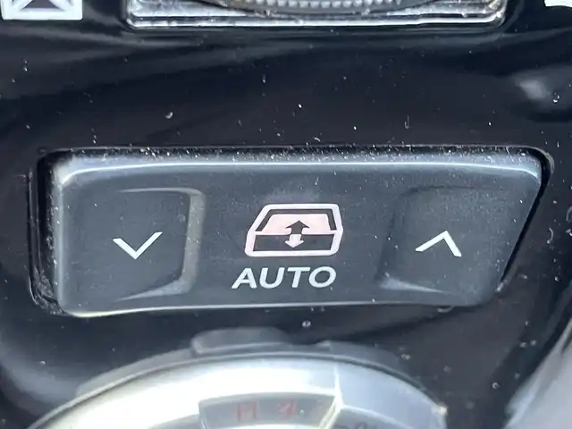 トヨタ ハイラックス サーフ SSR－X LTD 香川県 2008(平20)年 11.8万km ブラック ケンウッド7型ナビ/→Bluetooth/CD.DVD/USB/フルセグTV /バックカメラ/ルーフレール/バンパーガード/革調シートカバー/純正16インチアルミホイール/ドライブレコーダー/トランスファー【H2/H4/L4】/ABS/センターデフロック/オートライト/AC100V/リモコンキー