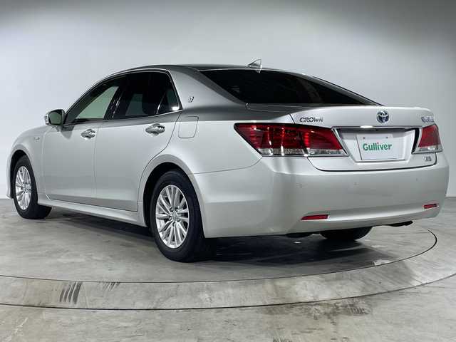 トヨタ クラウン ハイブリッド ロイヤルサルーンG 福岡県 2017(平29)年 3.5万km プレシャスシルバー トヨタセーフティセンスP/・レーダークルーズ コントロール/・プリクラッシュセーフティ/・レーンディパーチャーアラート/・オートマチックハイビーム/・ブラインドスポットモニター/純正SDナビ/(DVD・BD/フルセグTV/Bluetooth/MSV)/バックカメラ/ビルトインETC/前後ドライブレコーダー【DRV-325】/全席パワーシート/前席シートヒーター/ハンドルヒーター/リアエアコン/横滑り防止機能/純正16インチアルミホイール/スマートキー/LEDヘッドライト/リアシェード/カーテンエアバック/コーナーセンサー/スペアキー/取扱説明書/保証書