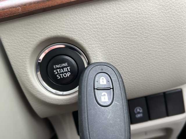 スズキ ラパン S セレクション 道央・札幌 2018(平30)年 2.2万km ノクターンブルーパール/ホワイト2トーン 社外ナビ（AM/FM/フルセグTV/CD/DVD/SD/BT/USB）/ドライブレコーダー前後/バックカメラ/オートエアコン/シートヒーター（前席）/アイドリングストップ/衝撃被害軽減システム/横滑り防止装置/純正ドアバイザー/オートライト/プッシュスタート/電動格納ミラー/積み込みタイヤ（夏：純正ホイールカバー）/セキュリティーアラーム