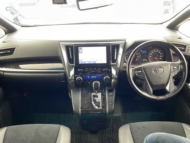 トヨタ アルファード S タイプゴールド 兵庫県 2020(令2)年 6.2万km スパークリングブラックパールクリスタルシャイン ・純正８インチナビ/CD/DVD/Bluetooth/TV/USB/・純正12.1インチリアフリップダウンモニター/・バックカメラ/・ビルトインETC/・Toyota　Safety　Sense/・プリクラッシュセーフティ/・レーントレーシングアシスト/・レーダークルーズコントロール/・ロードサインアシスト/・アダプティブハイビームシステム/・ブラインドスポットモニター/・クリアランスソナー/・リヤクロストラフィックアラート/・先行車発進告知/・デジタルインナーミラー/・前後ドライブレコーダー/・両側パワースライドドア/・パワーバックドア/・純正18インチアルミホイール/・純正フロアマット/・三眼LEDヘッドライト/・オートライト/・プッシュスタート/・スマートキー