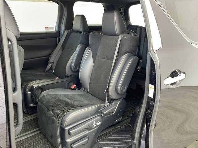 トヨタ アルファード S タイプゴールド 兵庫県 2020(令2)年 6.2万km スパークリングブラックパールクリスタルシャイン ・純正８インチナビ/CD/DVD/Bluetooth/TV/USB/・純正12.1インチリアフリップダウンモニター/・バックカメラ/・ビルトインETC/・Toyota　Safety　Sense/・プリクラッシュセーフティ/・レーントレーシングアシスト/・レーダークルーズコントロール/・ロードサインアシスト/・アダプティブハイビームシステム/・ブラインドスポットモニター/・クリアランスソナー/・リヤクロストラフィックアラート/・先行車発進告知/・デジタルインナーミラー/・前後ドライブレコーダー/・両側パワースライドドア/・パワーバックドア/・純正18インチアルミホイール/・純正フロアマット/・三眼LEDヘッドライト/・オートライト/・プッシュスタート/・スマートキー