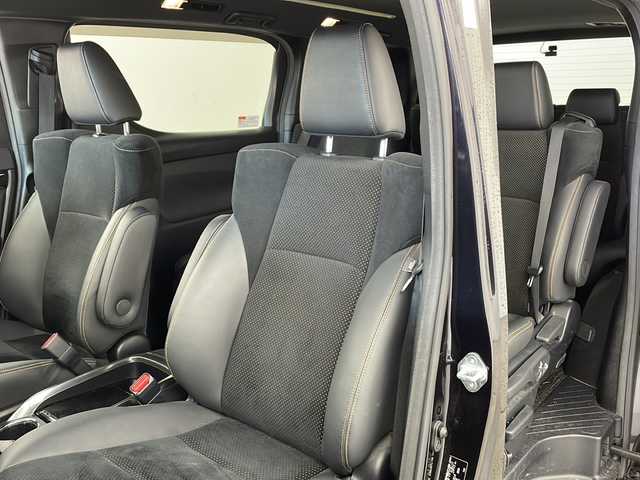 トヨタ アルファード S タイプゴールド 兵庫県 2020(令2)年 6.2万km スパークリングブラックパールクリスタルシャイン ・純正８インチナビ/CD/DVD/Bluetooth/TV/USB/・純正12.1インチリアフリップダウンモニター/・バックカメラ/・ビルトインETC/・Toyota　Safety　Sense/・プリクラッシュセーフティ/・レーントレーシングアシスト/・レーダークルーズコントロール/・ロードサインアシスト/・アダプティブハイビームシステム/・ブラインドスポットモニター/・クリアランスソナー/・リヤクロストラフィックアラート/・先行車発進告知/・デジタルインナーミラー/・前後ドライブレコーダー/・両側パワースライドドア/・パワーバックドア/・純正18インチアルミホイール/・純正フロアマット/・三眼LEDヘッドライト/・オートライト/・プッシュスタート/・スマートキー