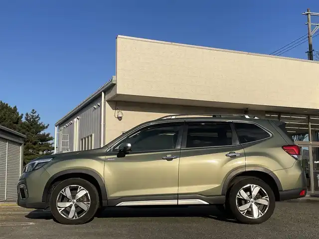 スバル フォレスター ハイブリッド アドバンス 宮城県 2019(令1)年 4.5万km ジャスパーグリーンM DIATONEサウンドナビ/(ラジオ、CD、SD、USB、BT)/サンルーフ/(スライド/チルト)/ルーフレール/追従クルーズコントロール/オートビークルホールド/純正アルミホイール/レザーシート/サイドカメラ/デジタルインナーミラー/電動パーキングブレーキ/純正アルミホイールスタッドレスタイヤ/(225/55R18)/純正ETC2.0/純正フロアカーペット/純正フロントグリル/純正ドアバイザー/純正LEDアクセライナー/純正リアビューカメラ/スペアキー×１/社外ドライブレコーダー前方/パワーリアゲート/パワーリアゲート開閉高さメモリー機能/SRH　on/off切り替えスイッチ/アイサイト警報on/offスイッチ/VDCon/offスイッチ/レーンキープアシスト/ステアリングヒーター/オートライト/Xモード/D、N席パワーシート/全席シートヒーター/プリクラッシュセーフティー