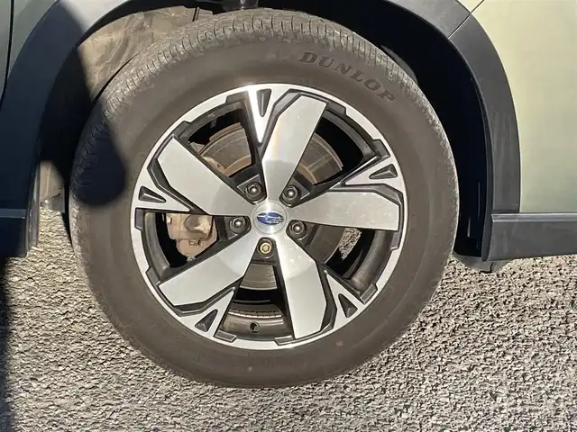 スバル フォレスター ハイブリッド アドバンス 宮城県 2019(令1)年 4.5万km ジャスパーグリーンM DIATONEサウンドナビ/(ラジオ、CD、SD、USB、BT)/サンルーフ/(スライド/チルト)/ルーフレール/追従クルーズコントロール/オートビークルホールド/純正アルミホイール/レザーシート/サイドカメラ/デジタルインナーミラー/電動パーキングブレーキ/純正アルミホイールスタッドレスタイヤ/(225/55R18)/純正ETC2.0/純正フロアカーペット/純正フロントグリル/純正ドアバイザー/純正LEDアクセライナー/純正リアビューカメラ/スペアキー×１/社外ドライブレコーダー前方/パワーリアゲート/パワーリアゲート開閉高さメモリー機能/SRH　on/off切り替えスイッチ/アイサイト警報on/offスイッチ/VDCon/offスイッチ/レーンキープアシスト/ステアリングヒーター/オートライト/Xモード/D、N席パワーシート/全席シートヒーター/プリクラッシュセーフティー