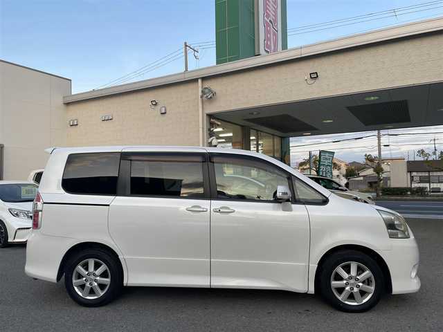 トヨタ ノア Si 岐阜県 2009(平21)年 12.1万km ホワイトパールクリスタルシャイン ワンオーナー/社外スマホ連動ディスプレイオーディオ/地デジチューナー/両側パワースライドドア/HIDヘッドライト/スマートキー/ETC/保証書/取扱説明書