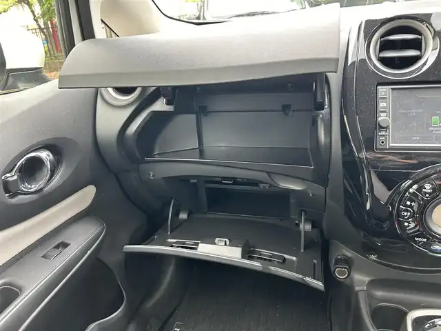 日産 ノート e－パワー X 香川県 2017(平29)年 1.2万km ブリリアントホワイトパール ワンオーナー/純正ナビ【MJ116D-W】/フルセグTV/Bluetooth/USB/CD/SD/インテリジェントアラウンドビューモニター/インテリジェントエマージェンシーブレーキ/車線逸脱警報/デジタルインナーミラー/純正フロアマット/ETC/プッシュスタート/スマートキーx2/新車時保証書/取扱説明書