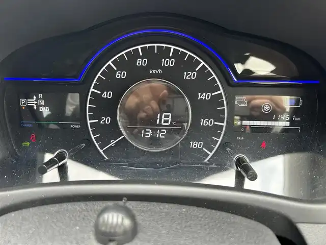 日産 ノート e－パワー X 香川県 2017(平29)年 1.2万km ブリリアントホワイトパール ワンオーナー/純正ナビ【MJ116D-W】/フルセグTV/Bluetooth/USB/CD/SD/インテリジェントアラウンドビューモニター/インテリジェントエマージェンシーブレーキ/車線逸脱警報/デジタルインナーミラー/純正フロアマット/ETC/プッシュスタート/スマートキーx2/新車時保証書/取扱説明書