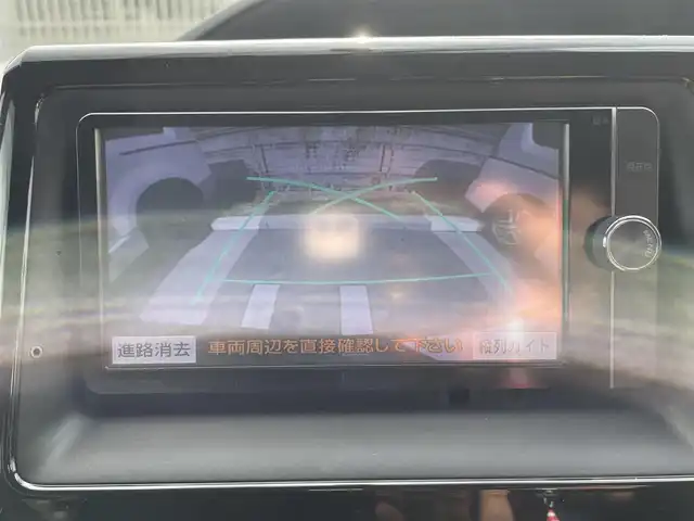 トヨタ ヴォクシー ZS 大阪府 2014(平26)年 12.5万km ブラック (株)IDOMが運営する【じしゃロン東大阪店】の自社ローン専用車両になります。こちらは現金またはオートローンご利用時の価格です。自社ローンご希望の方は別途その旨お申付け下さい/純正SDナビ【NSZT-W62G】/バックカメラ/アルパイン製フリップダウンモニター/社外フロントグリル/社外18インチアルミ/ローダウン/両側パワースライドドア/スマートキー＆プッシュスタート/アイドリングストップ/革調シートカバー/LEDヘッドライト