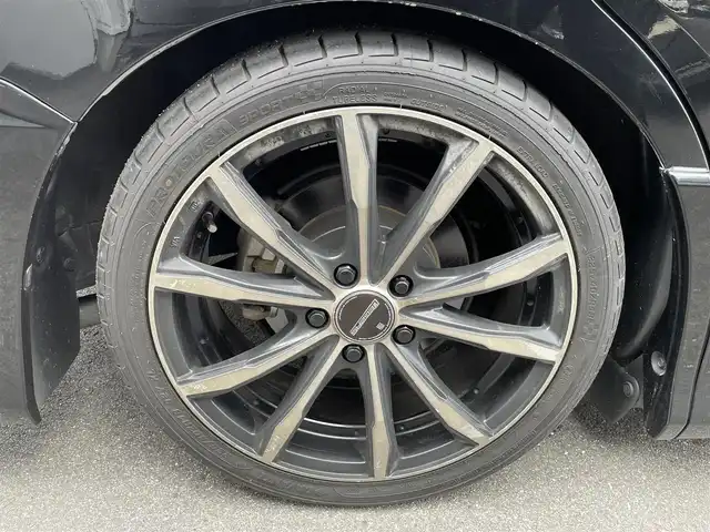 トヨタ ヴォクシー ZS 大阪府 2014(平26)年 12.5万km ブラック (株)IDOMが運営する【じしゃロン東大阪店】の自社ローン専用車両になります。こちらは現金またはオートローンご利用時の価格です。自社ローンご希望の方は別途その旨お申付け下さい/純正SDナビ【NSZT-W62G】/バックカメラ/アルパイン製フリップダウンモニター/社外フロントグリル/社外18インチアルミ/ローダウン/両側パワースライドドア/スマートキー＆プッシュスタート/アイドリングストップ/革調シートカバー/LEDヘッドライト