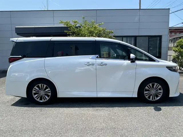 トヨタ アルファード Z 奈良県 2024(令6)年 0.7万km プラチナホワイトパールマイカ ワンオーナー/純正メーカナビ/ムーンルーフ/サイドエンブレム/置き充電/ベンチレーション/シートヒーター/サンシェード/デジタルインナーミラー/黒レザーシート/パワーシート/スペアキー/クルコン追従/メモリーシート/パワーバック/アラウンドビューカメラ/取扱説明書/保証書