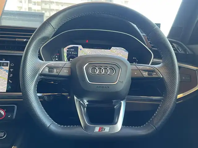 アウディ Ｑ３ SB 35TFSI Sライン 高知県 2020(令2)年 0.8万km パール ワンオーナー車/純正メモリナビ/【フルセグTV/BT/USB/SD】/ベーシックパッケージ/・シートヒーター(前席)/・パワーシート(前席)/・オートマチックテールゲート/アシスタンスパッケージ/・アダプティブクルーズアシスト/・ハイビームアシスト/Audiプレセンス/Audiサイドアシスト/レーン逸脱警告システム/バーチャルコックピット/レーダー探知機/置くだけ充電/純正ドライブレコーダー(前後)/360°カメラ/パドルシフト/純正19インチAW/LEDヘッドライト/オートライト/リアフォグライト/純正フロアマット/ETC2.0/コーナーセンサー