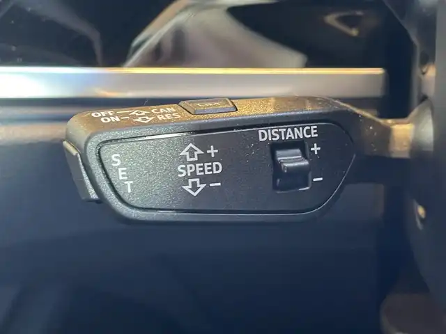 アウディ Ｑ３ SB 35TFSI Sライン 高知県 2020(令2)年 0.8万km パール ワンオーナー車/純正メモリナビ/【フルセグTV/BT/USB/SD】/ベーシックパッケージ/・シートヒーター(前席)/・パワーシート(前席)/・オートマチックテールゲート/アシスタンスパッケージ/・アダプティブクルーズアシスト/・ハイビームアシスト/Audiプレセンス/Audiサイドアシスト/レーン逸脱警告システム/バーチャルコックピット/レーダー探知機/置くだけ充電/純正ドライブレコーダー(前後)/360°カメラ/パドルシフト/純正19インチAW/LEDヘッドライト/オートライト/リアフォグライト/純正フロアマット/ETC2.0/コーナーセンサー