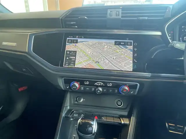 アウディ Ｑ３ SB 35TFSI Sライン 高知県 2020(令2)年 0.8万km パール ワンオーナー車/純正メモリナビ/【フルセグTV/BT/USB/SD】/ベーシックパッケージ/・シートヒーター(前席)/・パワーシート(前席)/・オートマチックテールゲート/アシスタンスパッケージ/・アダプティブクルーズアシスト/・ハイビームアシスト/Audiプレセンス/Audiサイドアシスト/レーン逸脱警告システム/バーチャルコックピット/レーダー探知機/置くだけ充電/純正ドライブレコーダー(前後)/360°カメラ/パドルシフト/純正19インチAW/LEDヘッドライト/オートライト/リアフォグライト/純正フロアマット/ETC2.0/コーナーセンサー