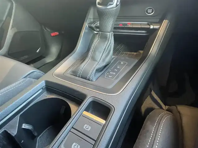アウディ Ｑ３ SB 35TFSI Sライン 高知県 2020(令2)年 0.8万km パール ワンオーナー車/純正メモリナビ/【フルセグTV/BT/USB/SD】/ベーシックパッケージ/・シートヒーター(前席)/・パワーシート(前席)/・オートマチックテールゲート/アシスタンスパッケージ/・アダプティブクルーズアシスト/・ハイビームアシスト/Audiプレセンス/Audiサイドアシスト/レーン逸脱警告システム/バーチャルコックピット/レーダー探知機/置くだけ充電/純正ドライブレコーダー(前後)/360°カメラ/パドルシフト/純正19インチAW/LEDヘッドライト/オートライト/リアフォグライト/純正フロアマット/ETC2.0/コーナーセンサー