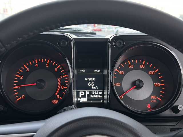 スズキ ジムニー XC 岩手県 2019(令1)年 3.3万km ピュアホワイトP 純正ナビ　バックカメラ　Ｂｌｕｅｔｏｏｔｈ　ＣＤ　ＤＶＤ　フルセグ　クルコン　シートヒーター　純正１６ＡＷ　ＬＥＤオートライト　ヘッドライトウォッシャー　フォグランプ　ダウンヒルアシスト　背面タイヤ
