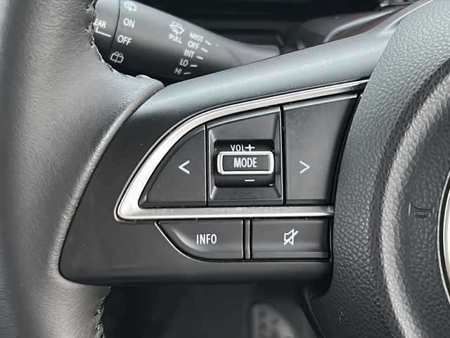スズキ ジムニー XC 岩手県 2019(令1)年 3.3万km ピュアホワイトP 純正ナビ　バックカメラ　Ｂｌｕｅｔｏｏｔｈ　ＣＤ　ＤＶＤ　フルセグ　クルコン　シートヒーター　純正１６ＡＷ　ＬＥＤオートライト　ヘッドライトウォッシャー　フォグランプ　ダウンヒルアシスト　背面タイヤ
