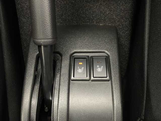 スズキ ジムニー XC 長野県 2019(令1)年 3.3万km ピュアホワイトP 4WD/社外メモリナビ&フルセグTV&CD&DVD&BT/クルーズコントロール/車線逸脱警報/衝突軽減ブレーキ/ダウンヒルアシストコントロール/前席シートヒーター/ステアリングスイッチ/バックカメラ/LEDヘッドライト/オートライト/フロントフォグランプ/電動格納ミラー/ウィンカーミラー/ドアミラーヒーター/純正16インチAW装着/プッシュスタート/スマートキー/スペアキー1本/取扱説明書/新車保証書