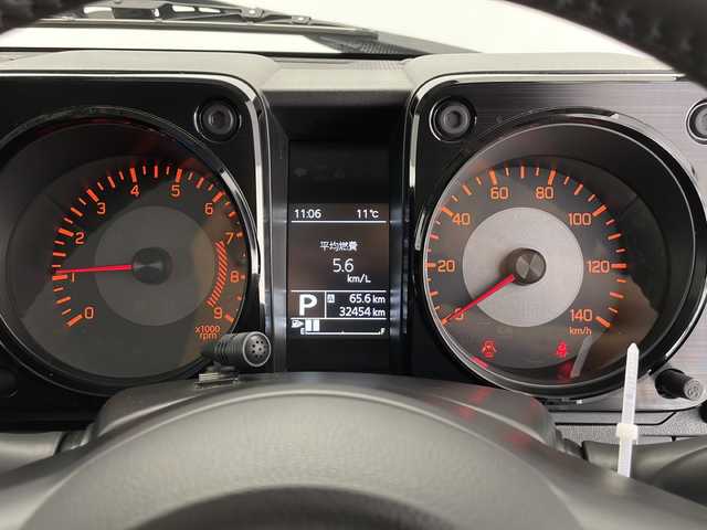 スズキ ジムニー XC 長野県 2019(令1)年 3.3万km ピュアホワイトP 4WD/社外メモリナビ&フルセグTV&CD&DVD&BT/クルーズコントロール/車線逸脱警報/衝突軽減ブレーキ/ダウンヒルアシストコントロール/前席シートヒーター/ステアリングスイッチ/バックカメラ/LEDヘッドライト/オートライト/フロントフォグランプ/電動格納ミラー/ウィンカーミラー/ドアミラーヒーター/純正16インチAW装着/プッシュスタート/スマートキー/スペアキー1本/取扱説明書/新車保証書