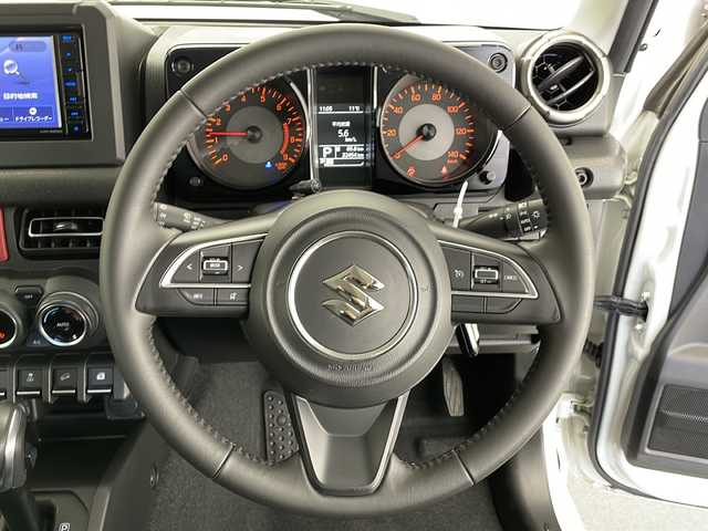 スズキ ジムニー XC 長野県 2019(令1)年 3.3万km ピュアホワイトP 4WD/社外メモリナビ&フルセグTV&CD&DVD&BT/クルーズコントロール/車線逸脱警報/衝突軽減ブレーキ/ダウンヒルアシストコントロール/前席シートヒーター/ステアリングスイッチ/バックカメラ/LEDヘッドライト/オートライト/フロントフォグランプ/電動格納ミラー/ウィンカーミラー/ドアミラーヒーター/純正16インチAW装着/プッシュスタート/スマートキー/スペアキー1本/取扱説明書/新車保証書