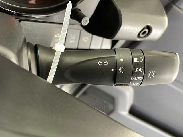 スズキ ジムニー XC 長野県 2019(令1)年 3.3万km ピュアホワイトP 4WD/社外メモリナビ&フルセグTV&CD&DVD&BT/クルーズコントロール/車線逸脱警報/衝突軽減ブレーキ/ダウンヒルアシストコントロール/前席シートヒーター/ステアリングスイッチ/バックカメラ/LEDヘッドライト/オートライト/フロントフォグランプ/電動格納ミラー/ウィンカーミラー/ドアミラーヒーター/純正16インチAW装着/プッシュスタート/スマートキー/スペアキー1本/取扱説明書/新車保証書