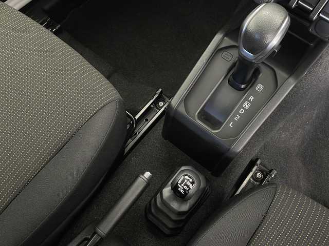 スズキ ジムニー XC 長野県 2019(令1)年 3.3万km ピュアホワイトP 4WD/社外メモリナビ&フルセグTV&CD&DVD&BT/クルーズコントロール/車線逸脱警報/衝突軽減ブレーキ/ダウンヒルアシストコントロール/前席シートヒーター/ステアリングスイッチ/バックカメラ/LEDヘッドライト/オートライト/フロントフォグランプ/電動格納ミラー/ウィンカーミラー/ドアミラーヒーター/純正16インチAW装着/プッシュスタート/スマートキー/スペアキー1本/取扱説明書/新車保証書