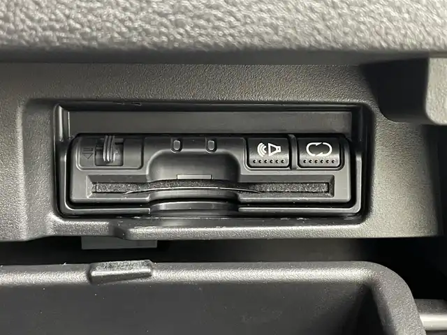 日産 セレナ ニスモ 埼玉県 2018(平30)年 2.3万km ダイヤモンドブラック 純正７型ナビ　両側電動　デジタルミラー　　３６０°　禁煙車　　追従クルコン　ＷＡＣ　パーキングアシスト　衝突軽減　レーンアシスト　フルセグＴＶ　ＣＤ　ＤＶＤ　ＢＴ　ビルトインＥＴＣ　純正マット