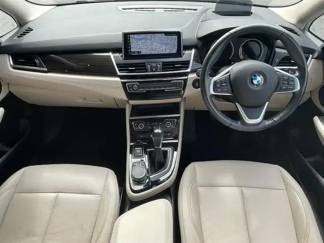 ＢＭＷ ２１８ｄ グランツアラー ラグジュアリー 高知県 2019(令1)年 5.8万km ミネラルホワイト 純正ナビ/　【AM/FM/Bluetooth】　/バックカメラ/ヘッドアップディスプレイ/白革シート/D/N席パワーシート/シートヒーター/クルーズコントロール/インテリジェントセーフティ/パワーバックドア/社外前後ドライブレコーダー/ミラー一体型ETC