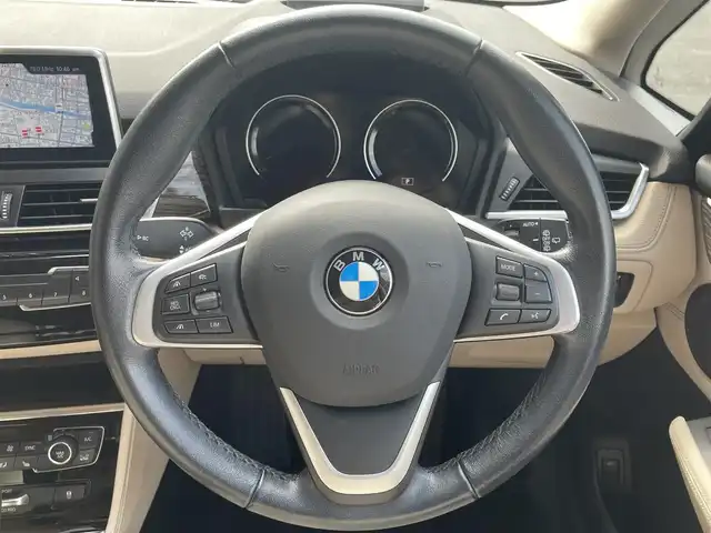 ＢＭＷ ２１８ｄ グランツアラー ラグジュアリー 高知県 2019(令1)年 5.8万km ミネラルホワイト 純正ナビ/　【AM/FM/Bluetooth】　/バックカメラ/ヘッドアップディスプレイ/白革シート/D/N席パワーシート/シートヒーター/クルーズコントロール/インテリジェントセーフティ/パワーバックドア/社外前後ドライブレコーダー/ミラー一体型ETC