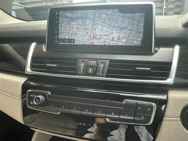 ＢＭＷ ２１８ｄ グランツアラー ラグジュアリー 高知県 2019(令1)年 5.8万km ミネラルホワイト 純正ナビ/　【AM/FM/Bluetooth】　/バックカメラ/ヘッドアップディスプレイ/白革シート/D/N席パワーシート/シートヒーター/クルーズコントロール/インテリジェントセーフティ/パワーバックドア/社外前後ドライブレコーダー/ミラー一体型ETC