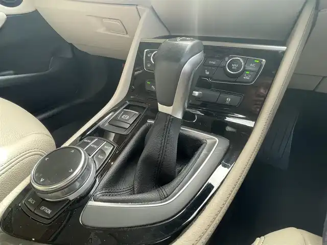 ＢＭＷ ２１８ｄ グランツアラー ラグジュアリー 高知県 2019(令1)年 5.8万km ミネラルホワイト 純正ナビ/　【AM/FM/Bluetooth】　/バックカメラ/ヘッドアップディスプレイ/白革シート/D/N席パワーシート/シートヒーター/クルーズコントロール/インテリジェントセーフティ/パワーバックドア/社外前後ドライブレコーダー/ミラー一体型ETC