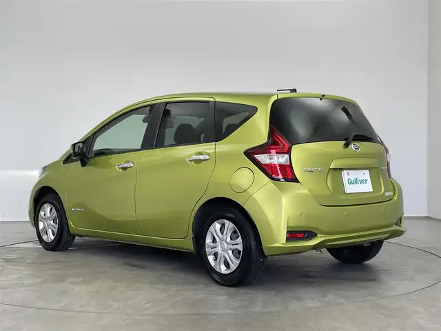 日産 ノート e－パワー X 埼玉県 2018(平30)年 8.1万km 緑 純正ナビ　アラウンドビューモニター　インテリジェントルームミラー　レーダークルーズコントロール　エマージェンシーブレーキ　純正フロアマット　コーナーセンサー　スマートキー　ＬＥＤヘッドライト　地デジ