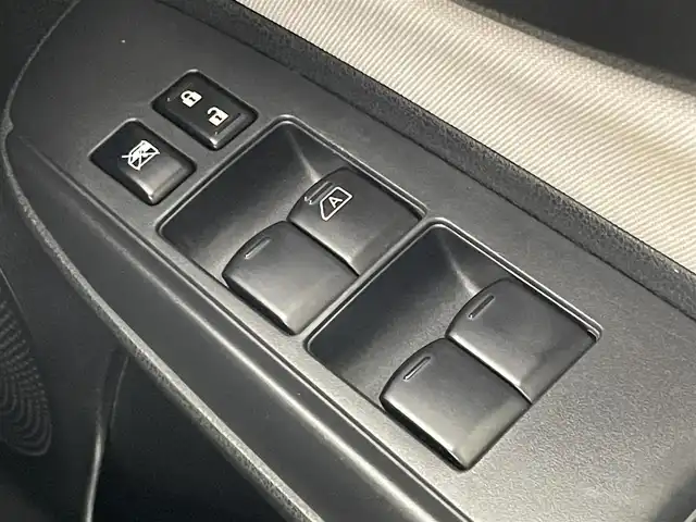 日産 ノート e－パワー X 埼玉県 2018(平30)年 8.1万km 緑 純正ナビ　アラウンドビューモニター　インテリジェントルームミラー　レーダークルーズコントロール　エマージェンシーブレーキ　純正フロアマット　コーナーセンサー　スマートキー　ＬＥＤヘッドライト　地デジ