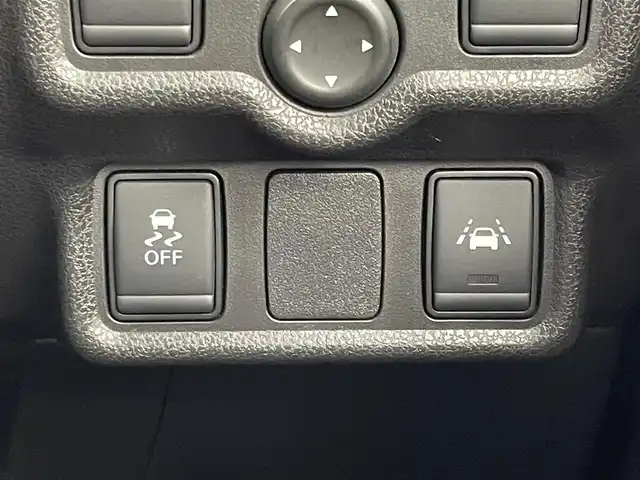 日産 ノート e－パワー X 埼玉県 2018(平30)年 8.1万km 緑 純正ナビ　アラウンドビューモニター　インテリジェントルームミラー　レーダークルーズコントロール　エマージェンシーブレーキ　純正フロアマット　コーナーセンサー　スマートキー　ＬＥＤヘッドライト　地デジ