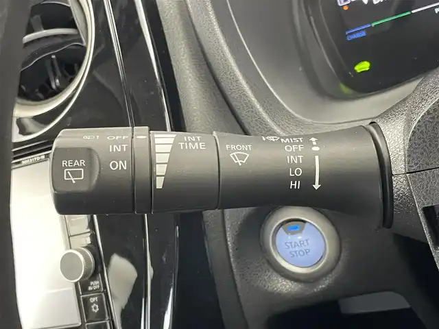 日産 ノート e－パワー X 埼玉県 2018(平30)年 8.1万km 緑 純正ナビ　アラウンドビューモニター　インテリジェントルームミラー　レーダークルーズコントロール　エマージェンシーブレーキ　純正フロアマット　コーナーセンサー　スマートキー　ＬＥＤヘッドライト　地デジ