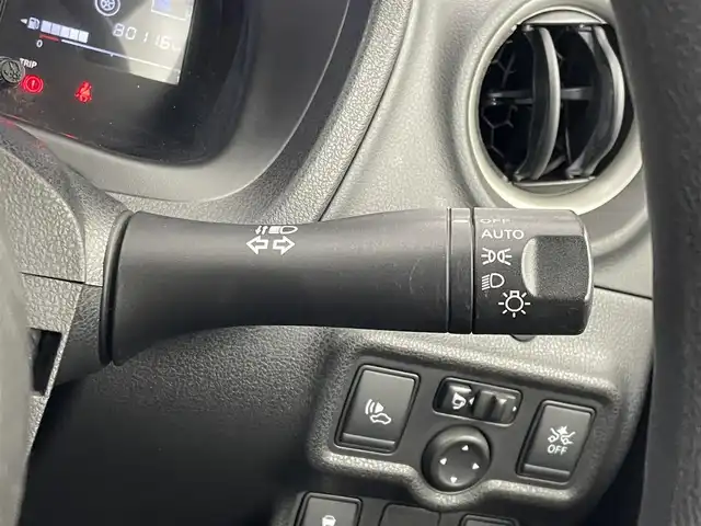 日産 ノート e－パワー X 埼玉県 2018(平30)年 8.1万km 緑 純正ナビ　アラウンドビューモニター　インテリジェントルームミラー　レーダークルーズコントロール　エマージェンシーブレーキ　純正フロアマット　コーナーセンサー　スマートキー　ＬＥＤヘッドライト　地デジ