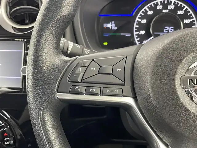 日産 ノート e－パワー X 埼玉県 2018(平30)年 8.1万km 緑 純正ナビ　アラウンドビューモニター　インテリジェントルームミラー　レーダークルーズコントロール　エマージェンシーブレーキ　純正フロアマット　コーナーセンサー　スマートキー　ＬＥＤヘッドライト　地デジ