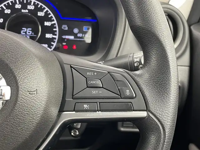 日産 ノート e－パワー X 埼玉県 2018(平30)年 8.1万km 緑 純正ナビ　アラウンドビューモニター　インテリジェントルームミラー　レーダークルーズコントロール　エマージェンシーブレーキ　純正フロアマット　コーナーセンサー　スマートキー　ＬＥＤヘッドライト　地デジ