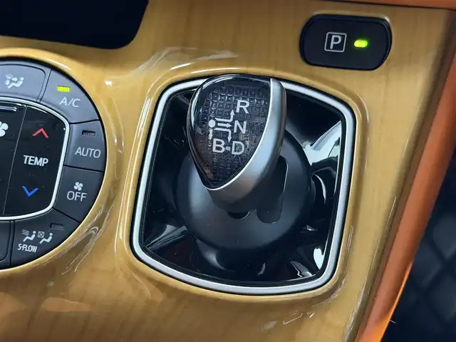 トヨタ ヴォクシー ハイブリッド ZS 煌Ⅱ 大阪府 2016(平28)年 4.2万km ホワイトパールクリスタルシャイン モデリスタエアロ 10incナビTV バックカメラ 衝突軽減ブレーキ レーンアシスト オートハイビーム スマートキー プッシュスタート 両側パワースライドドア クリアランスソナー ドライブレコーダー ETC