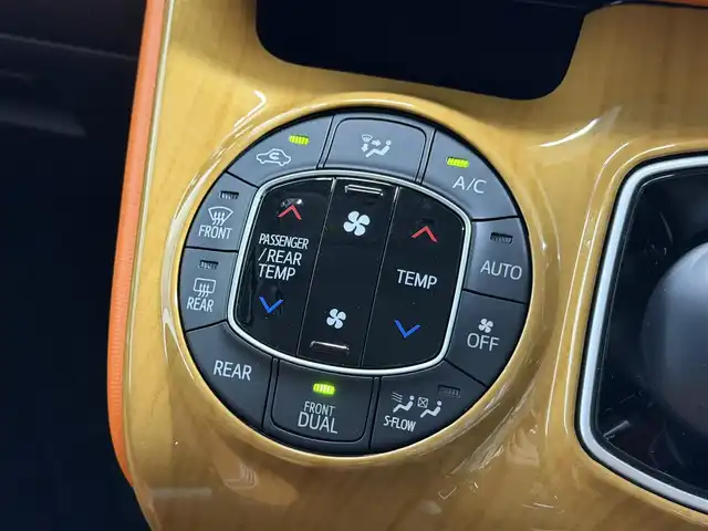 トヨタ ヴォクシー ハイブリッド ZS 煌Ⅱ 大阪府 2016(平28)年 4.2万km ホワイトパールクリスタルシャイン モデリスタエアロ 10incナビTV バックカメラ 衝突軽減ブレーキ レーンアシスト オートハイビーム スマートキー プッシュスタート 両側パワースライドドア クリアランスソナー ドライブレコーダー ETC